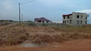 LAND Near City Escape Dawenya