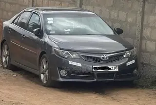 Toyota Camry SE Sport 4dr Sedan (2.5L 4cyl 6A) 2014 Gray