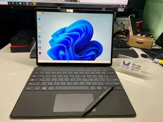 New Laptop Microsoft Surface Pro 8 16GB Intel Core i7 SSD 512GB