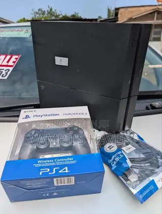 PS4 Standard 1TB With 13 GAMES (Jailbreak)