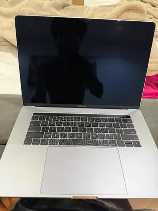Laptop Apple MacBook Pro 2018 16GB Intel Core i7 SSD 512GB