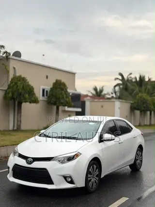 Toyota Corolla LE 4dr Sedan (1.8L 4cyl CVT) 2016 White