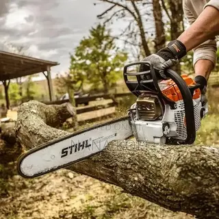 Tree Cutting Expert in Accra. Chainsaw Operator in Accra