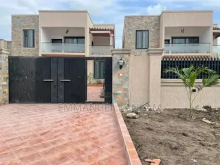 4bdrm House in Baatsona Total for sale