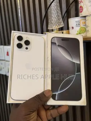 New Apple iPhone 16 Pro Max 256 GB White