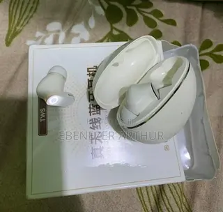 Phone Stands, Bluetooth Speakers Earbuds