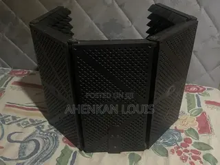 Microphone Isolation Shield