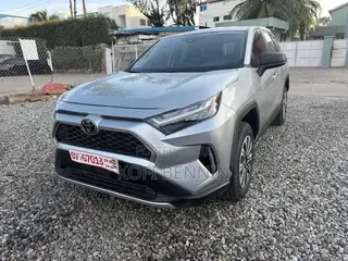 Toyota RAV4 Limited AWD 2023 Silver