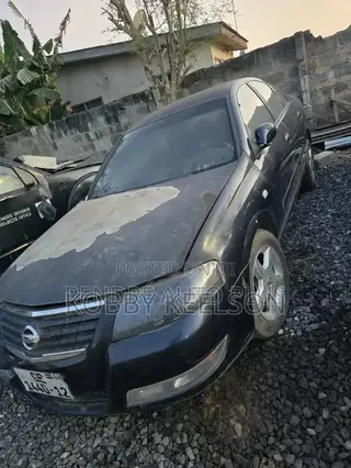 Nissan Sunny 2012 Black