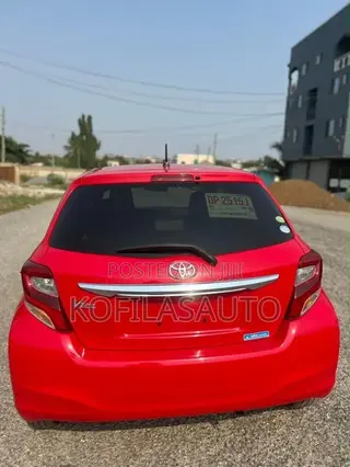 Toyota Vitz 2015 Red