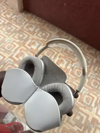 AirPod Max (Lightening)