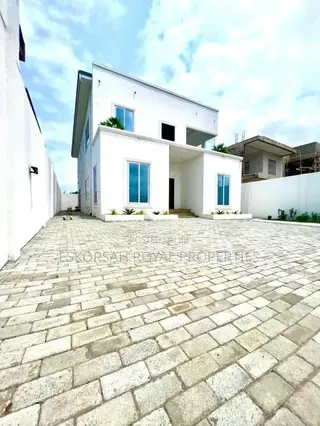 5bdrm House in East Legon Hills, School Junction for sale