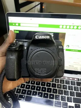 Canon Eos 80d With 18-55mm Kit Lens