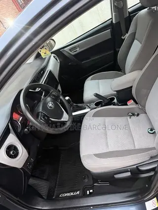 Toyota Corolla LE (1.8L 4cyl 2A) 2018 Gray