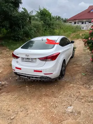 Hyundai Elantra Limited Sedan FWD (1.8L 4cyl 6A) 2016 White