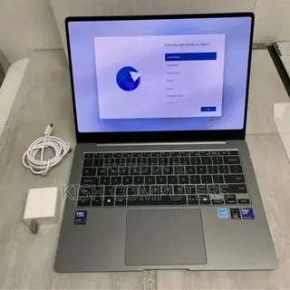 New Samsung Galaxy Book5 Pro 32GB Intel Core Ultra 7 SSHD (Hybrid) 1T