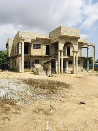 Chief Building Contractor