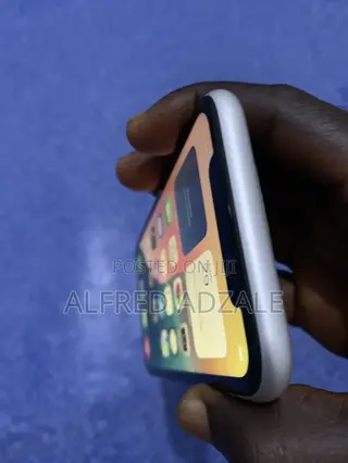 New Apple iPhone XR 128 GB White