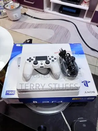 PlayStation 4 Slim