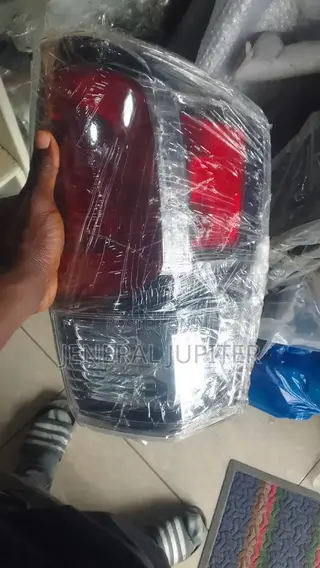 Toyota Tacoma 2015,16,17 Tail Light Pair.