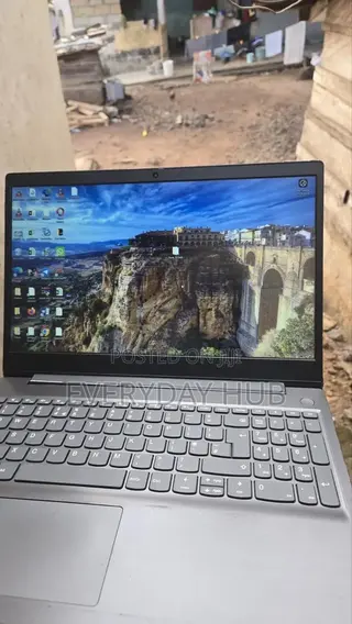 Laptop Lenovo V15 8GB Intel Core i3 HDD 1T