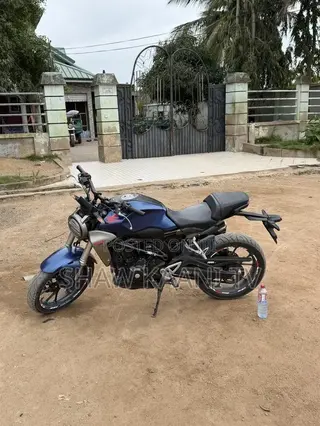 Honda CB 2024 Blue