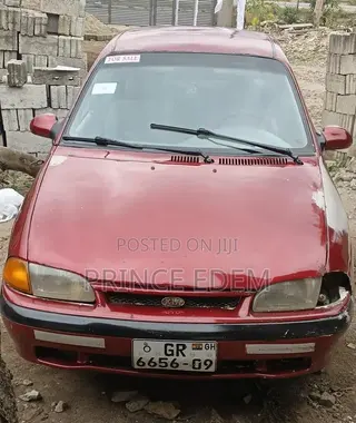 Kia Avella 2000 Red