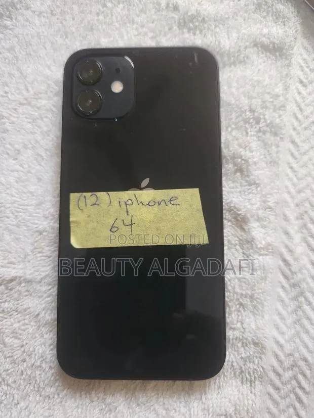 Apple iPhone 12 64 GB Black · Photo 1