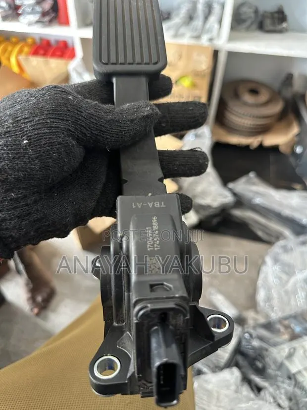 2016-21 Honda Civic Accelerator/Pedal OEM · Photo 1
