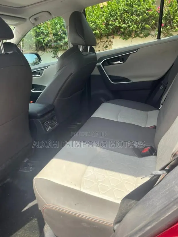 Toyota RAV4 Adventure 2019 Red · Photo 1