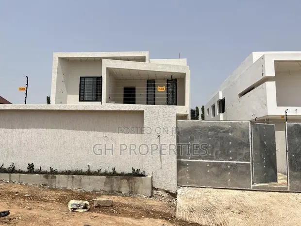 4bdrm Duplex in Santasi,Anyienem, Kumasi Metropolitan for sale · Photo 1