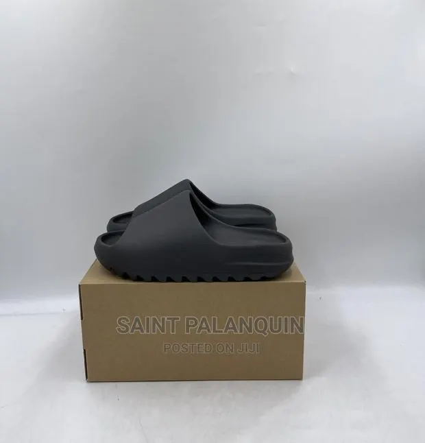 Black Yeezy Slides Limited in Stock · Photo 1