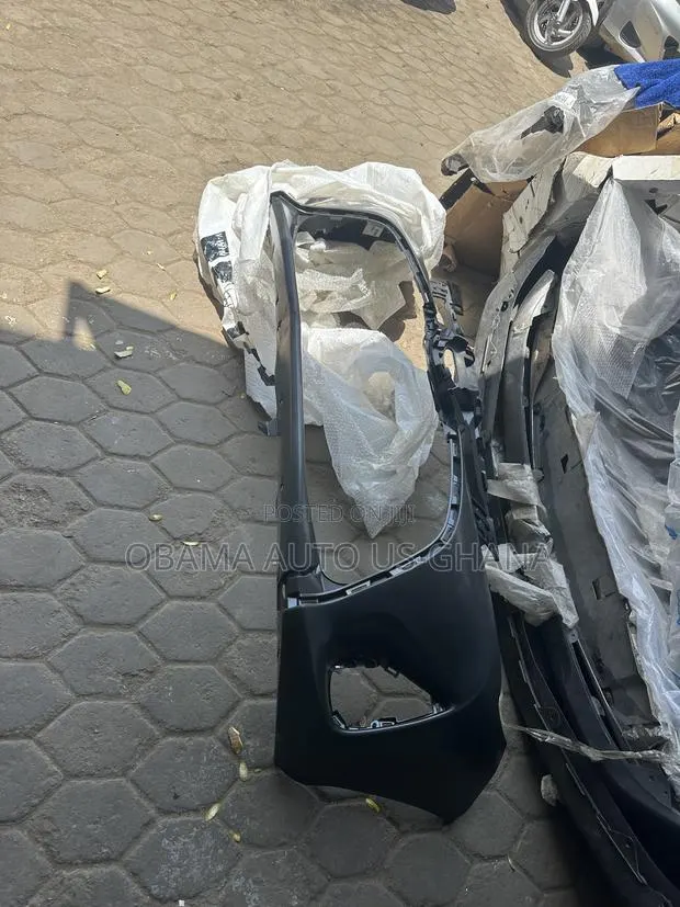 Toyota Yaris Front Bumper Hatchback 2014 2015 2016 2017 Liftback · Photo 1