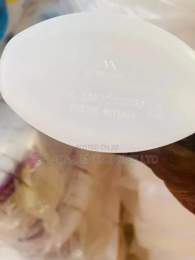 300ml Shampoo Plastic Bottle With White Yellow Caps 25 Pieces · Photo 2