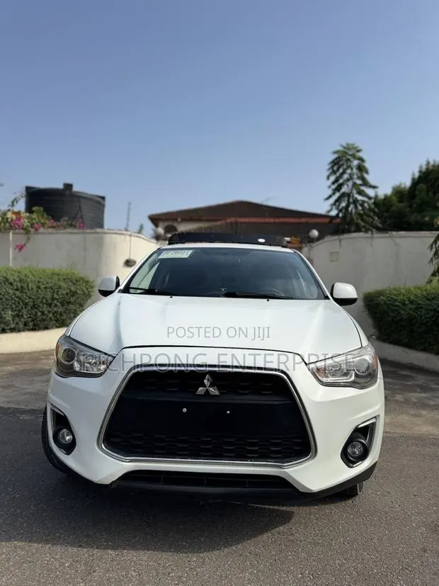 Mitsubishi Outlander 2015 White · Photo 1