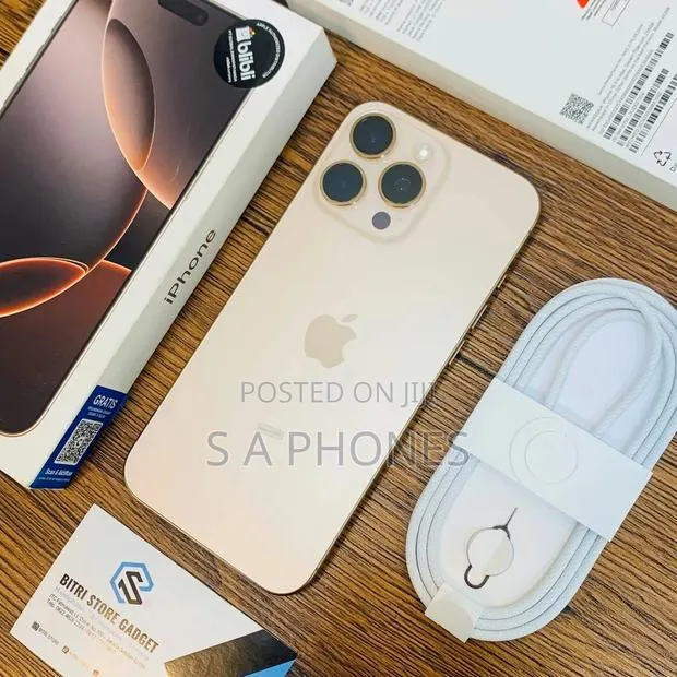 Apple iPhone 16 Pro Max 512 GB Gold · Photo 1