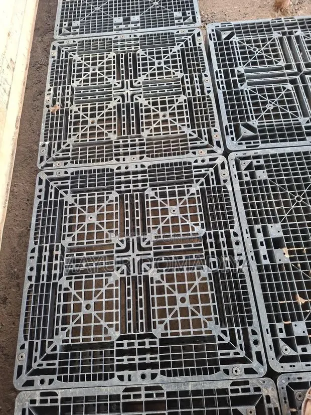 Plastic Pallet · Photo 1