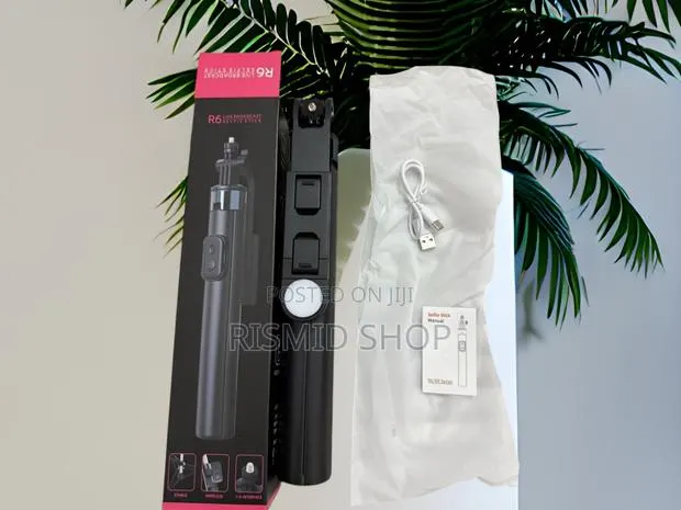 R6 Compact Multifunctional Selfie Tripod · Photo 1