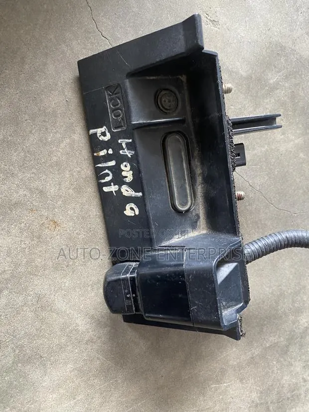 Honda Pilot 2016 2017 2018 2019 2020 Reverse Camera With Sensor · Photo 1