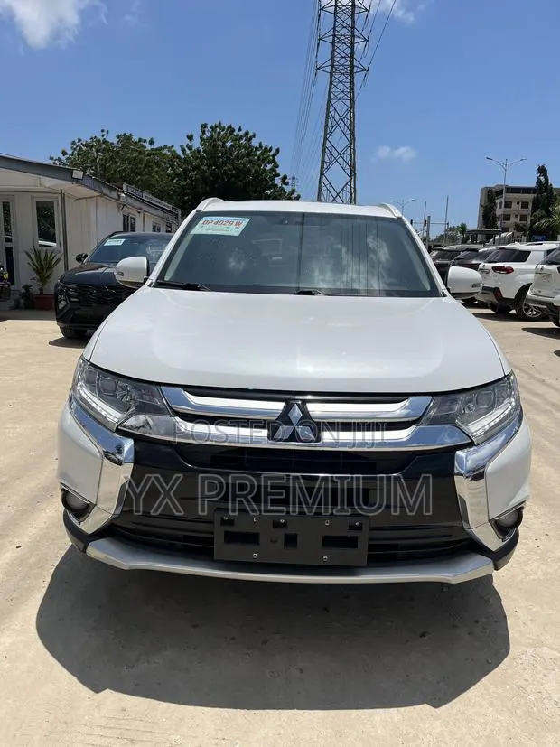 Mitsubishi Outlander SEL AWC 2018 White · Photo 1