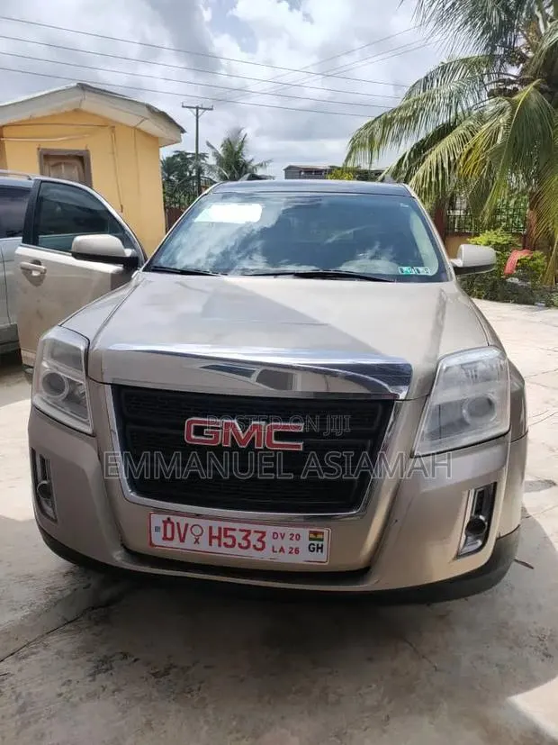 GMC Terrain 2014 Gold · Photo 1