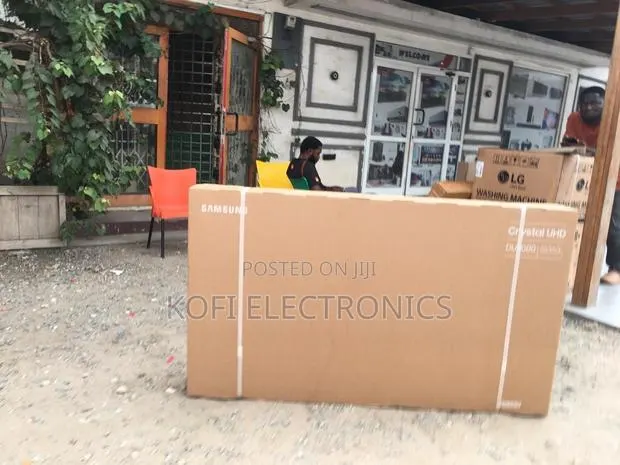 Samsung Crystal Clear 65” Uhd Smart Experience · Photo 1