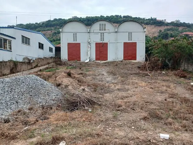 Warehouse for Rent – Roadside Location · Photo 2