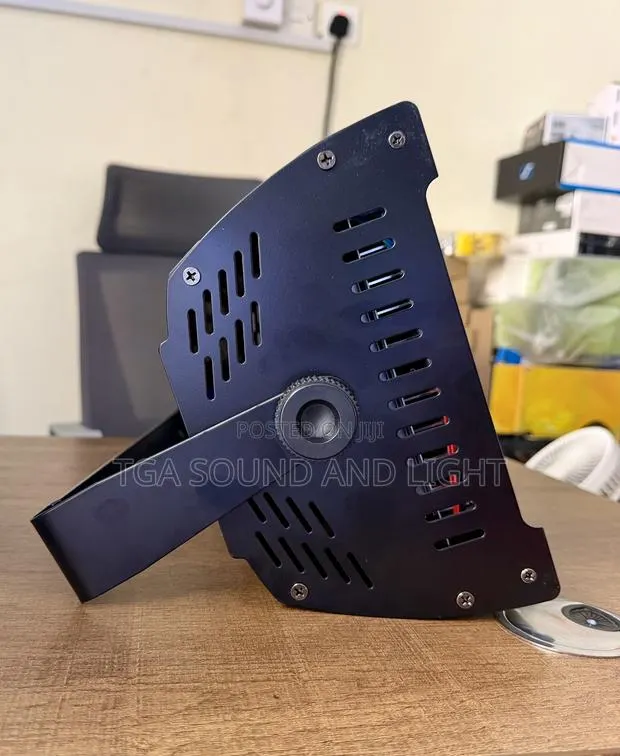 8 Segment RGB Led Strobe 1000 Watts · Photo 2