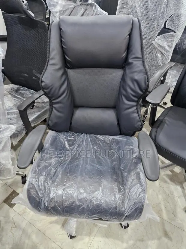 Executive Leather Chair · Photo 1
