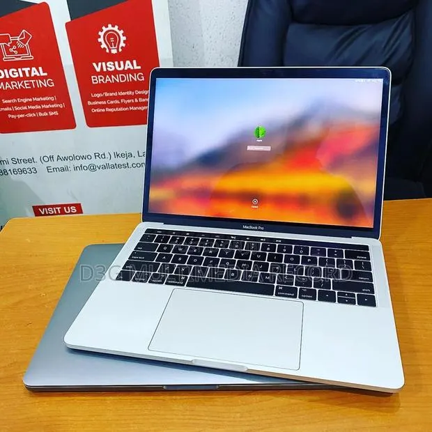 Laptop Apple MacBook Pro 2018 16GB Intel Core i7 SSHD (Hybrid) 512GB · Photo 1