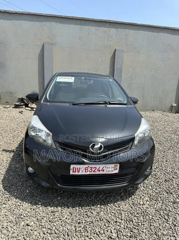 Toyota Vitz 1.3 AWD 3dr 2014 Black
