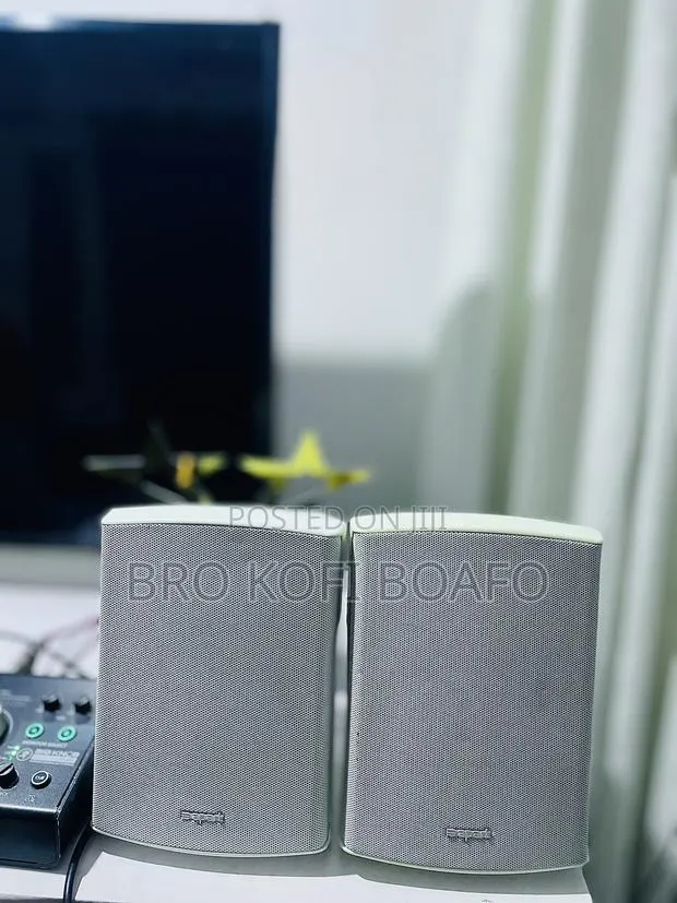 Studio Active Monitor · Photo 1