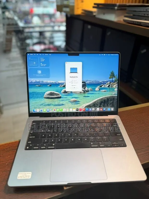 Laptop Apple MacBook Pro 2023 M3 16GB Apple M3 Pro SSD 512GB · Photo 1