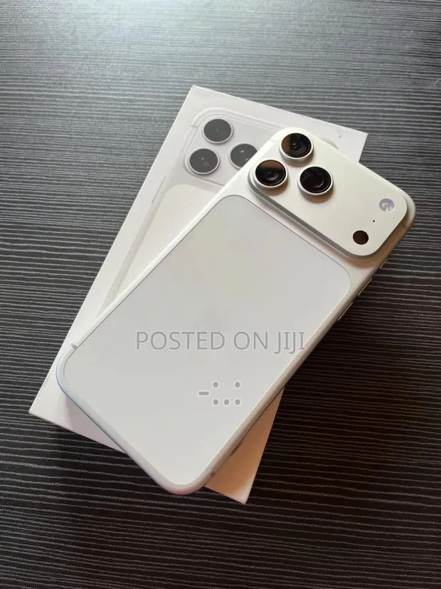 Apple iPhone 17 Pro Max 512 GB White · Photo 1